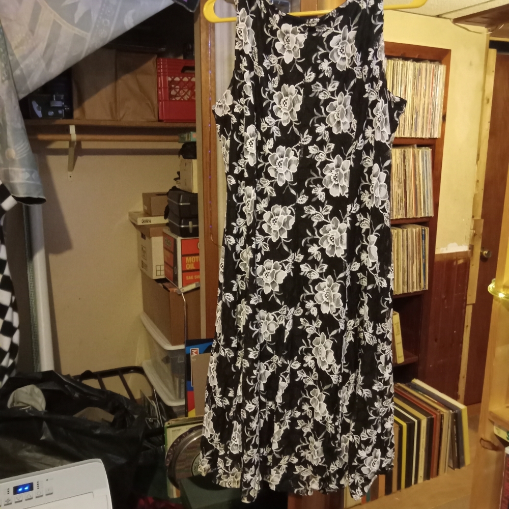 Elegant Black and White Ruffled A-line Maxi Skirt for Night Out